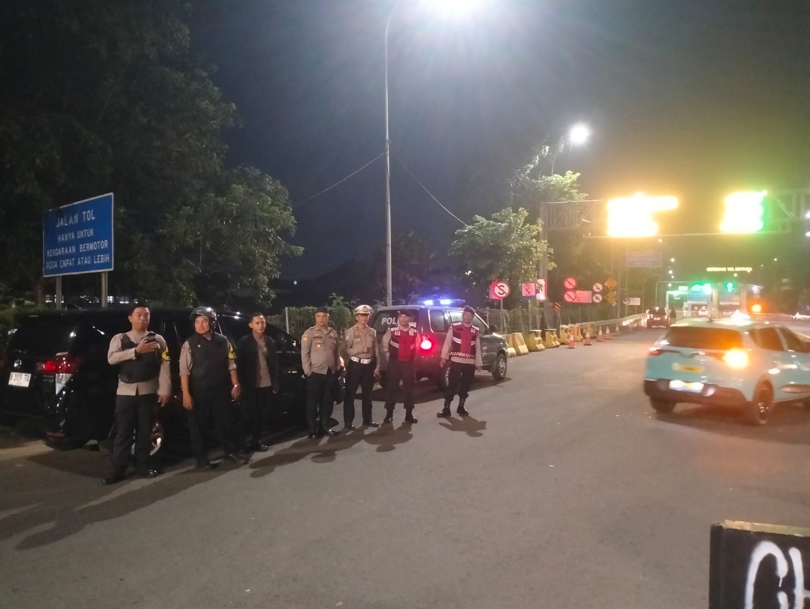 Patroli Skala Sedang Polsek Bekasi Barat Berikan Rasa Aman bagi Masyarakat