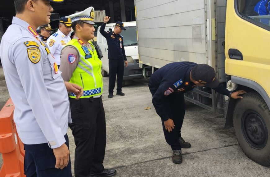 Operasi Keselamatan Jaya 2026, Satlantas Jakbar Edukasi Pengemudi dan Cek&hellip;