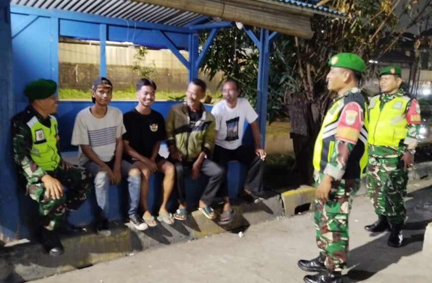 Patroli Humanis Koramil 03/Teluk Pucung Sambangi Rumah Warga,&hellip;