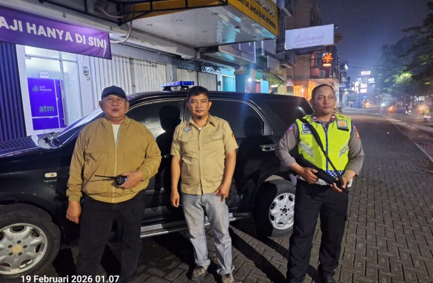 Cegah Aksi Tawuran Polsek Bekasi Barat Patroli Malam Pertama Ramadhan