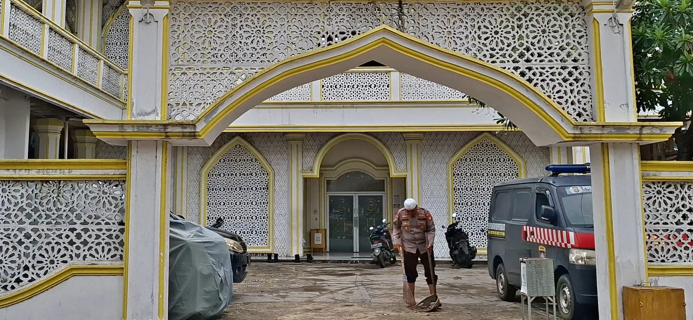 Polsek Medansatria Laksanakan Program BANG JASRI dengan Kurve di Masjid Jami Al-Amanah