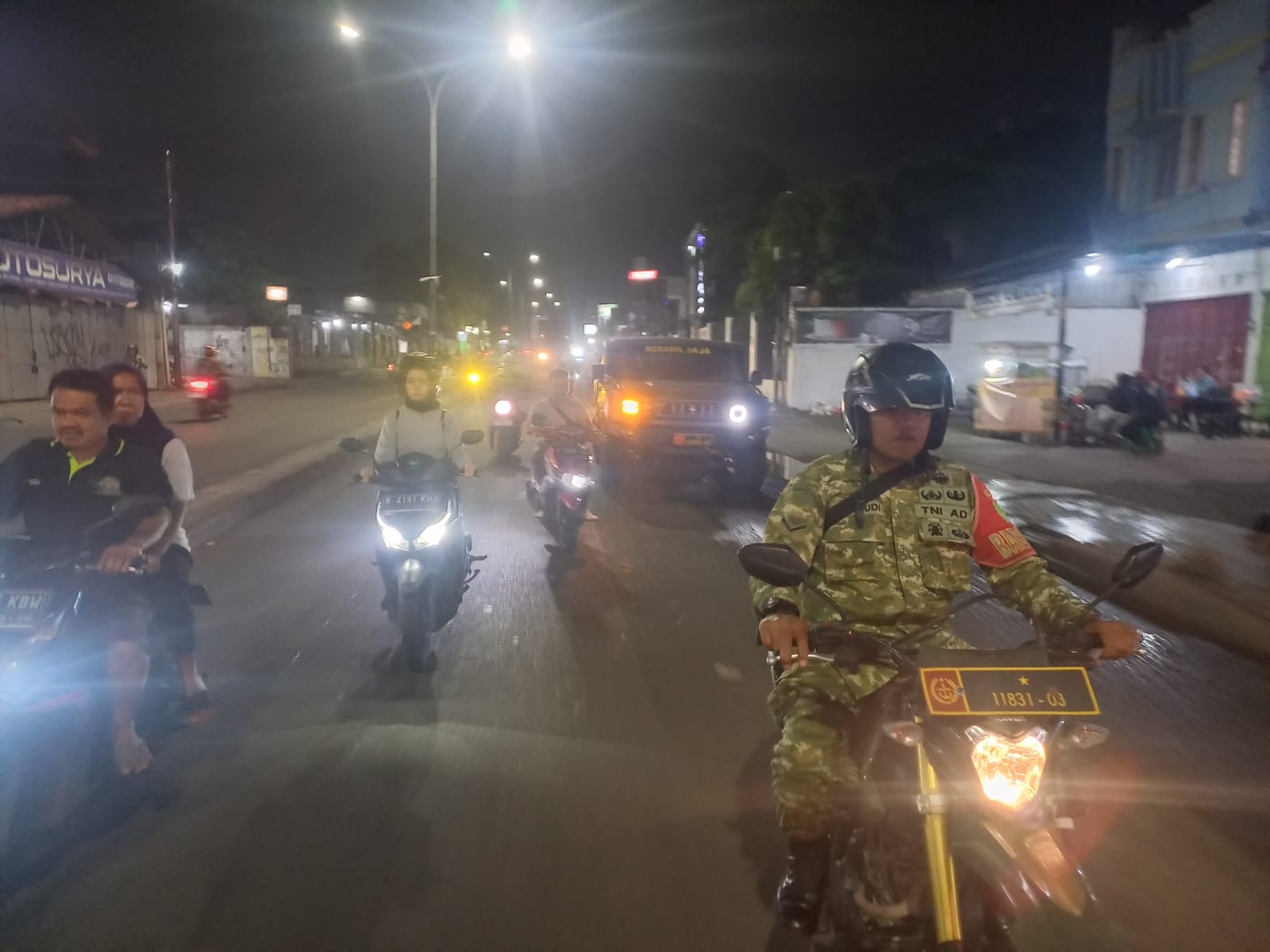 Sinergi Tiga Pilar, Koramil 04/Jati Asih Gelar Patroli Gabungan Malam Hari Perkuat Kamtibmas di Bulan Ramadhan