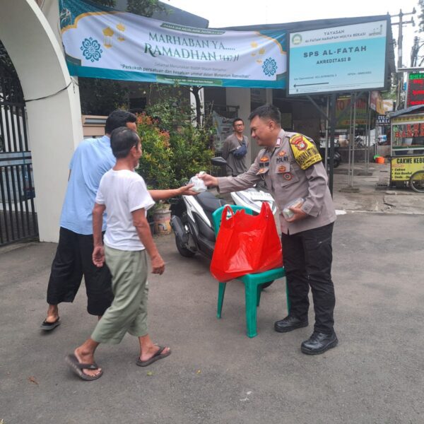 Implementasi Bang Jasri, Bripka Yophi Prima Tebar Takjil…