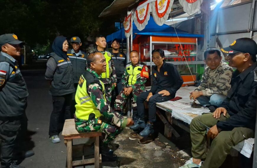 Perkuat Keamanan Wilayah, Koramil 03/Teluk Pucung Bersama Linmas dan Mitra…