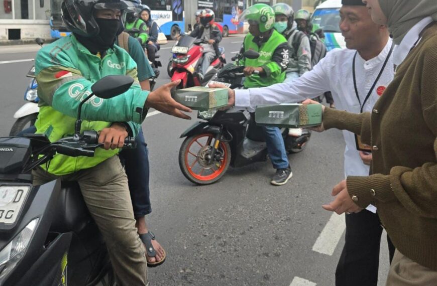 Melalui Program MPL, Pegadaian Kanwil VIII Jakarta 1 Berbagi Takjil&hellip;