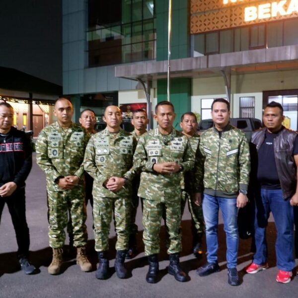 Kodim 0507/Bekasi Gelar “Sahur On The Road”, Bagikan&hellip;