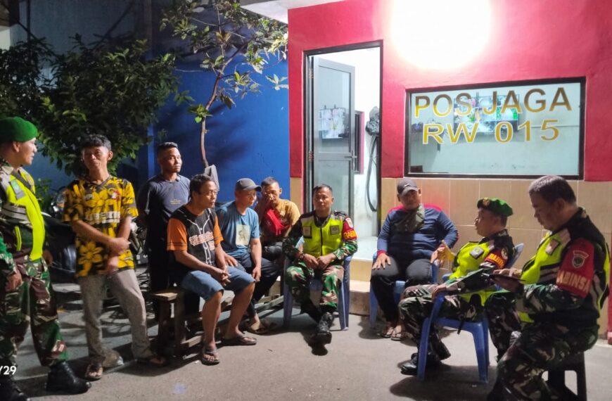 Patroli Malam Intensif, Koramil 03/Teluk Pucung Antisipasi Kejahatan Jelang Idul&hellip;