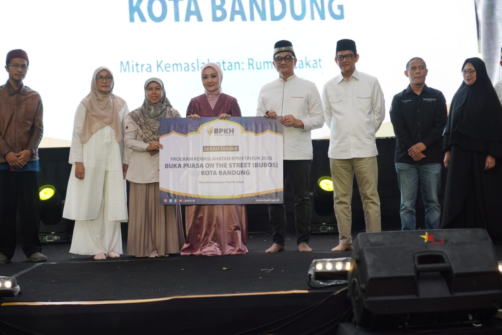 BPKH Salurkan 1.000 Paket Berbuka Puasa dalam Agenda BUBOS 10 di Balai Kota Bandung