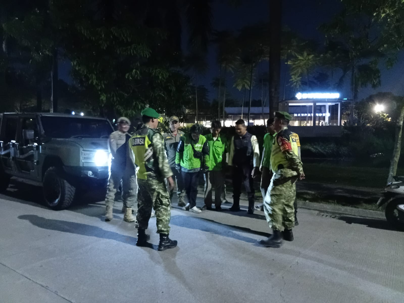 Sinergi TNI–Polri dan Satpol PP, Koramil 05/Bantar Gebang Laksanakan Patroli Malam Takbiran Idul Fitri 1447 H