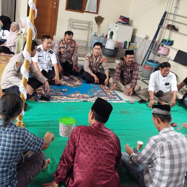 Kapolsek Medansatria Hadiri Halal Bihalal di kediaman Lurah…