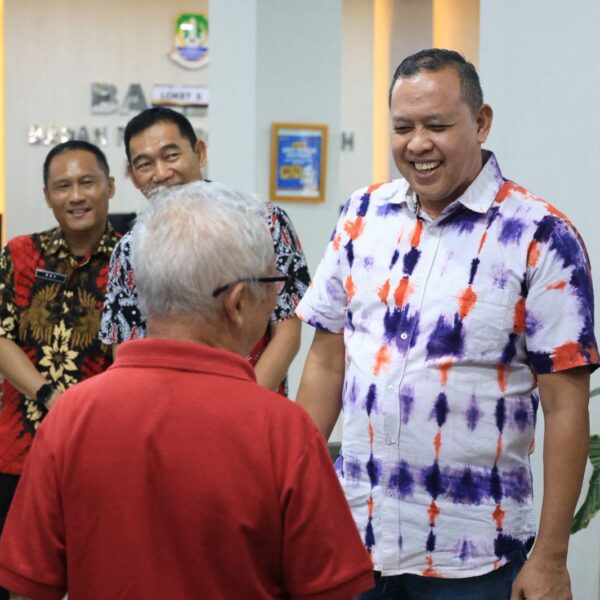 Pastikan Layanan Tetap Berjalan, Wali Kota Bekasi Pantau…