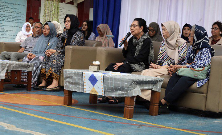 Bakti Sosial Ramadan, Ibu Siti Harjanti Wismoyo Aris Munandar Salurkan 250 Paket Sembako untuk Warga Sungai Bambu