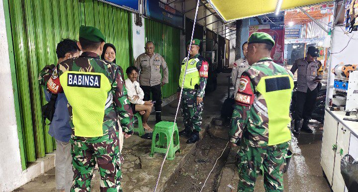Sinergi Koramil 02/Pondok Gede dan Polsek Pondok Gede Amankan Wilayah Demi Kamtibmas di Bulan Ramadhan