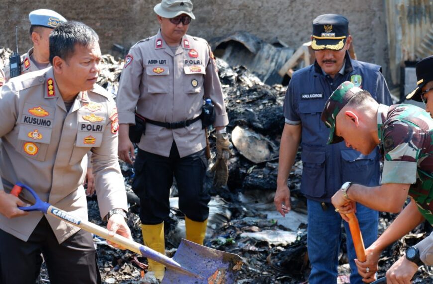 Kasdim 0507/Bekasi dan Kapolres Metro Bekasi Kota Tinjau Korban Ledakan&hellip;