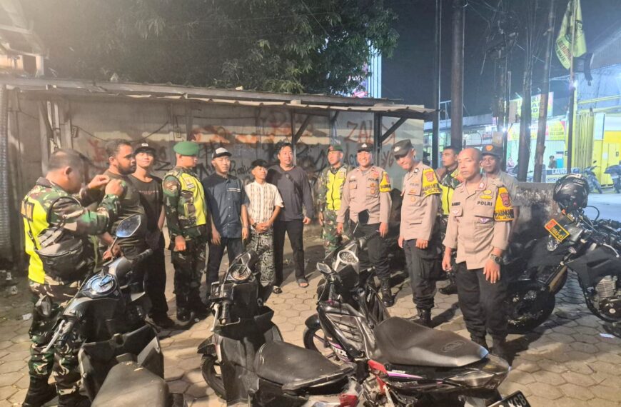 Patroli Gabungan Koramil 02/Pondok Gede dan Polsek Pondok Gede Fokus…