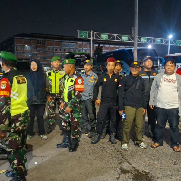 Patroli Jalan Kaki, Koramil 03/Teluk Pucung Intensifkan Kamtibmas&hellip;
