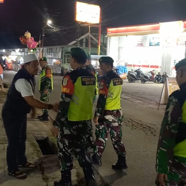 Sinergi Babinsa dan Linmas, Koramil 04/Jati Asih Gencarkan…