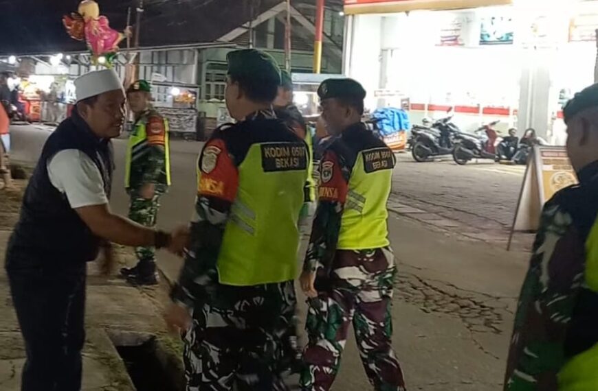 Sinergi Babinsa dan Linmas, Koramil 04/Jati Asih Gencarkan Patroli Kamtibmas