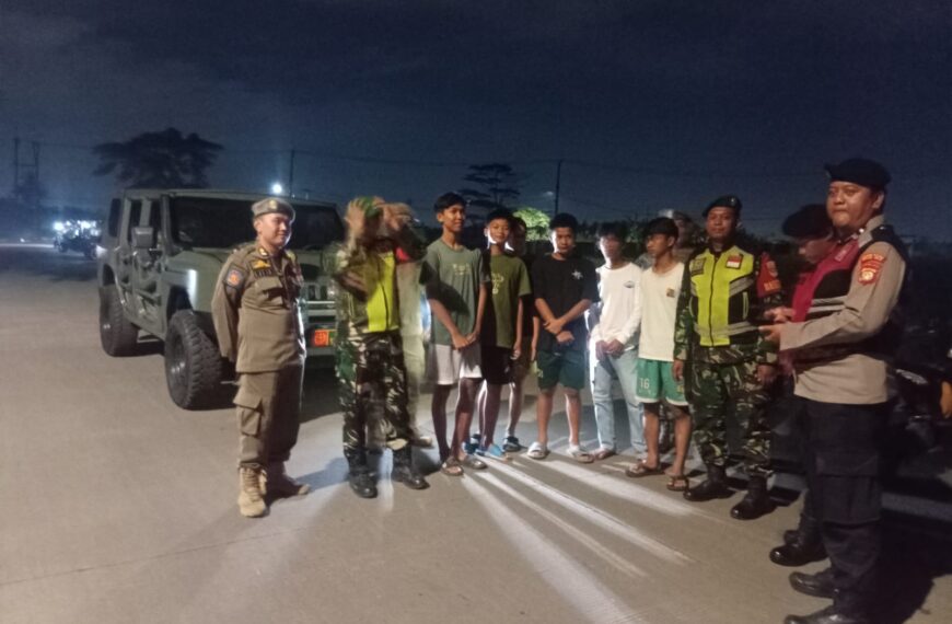 Sinergi TNI-Polri, Koramil 05/Bantar Gebang dan Polsek Gelar Patroli Bersama&hellip;