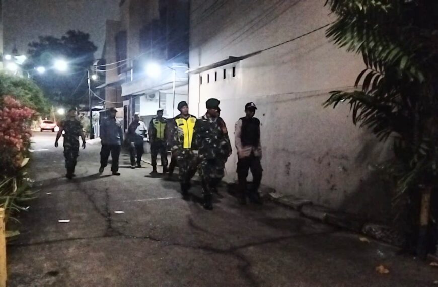 Patroli Malam Bersama Mitra Jaya, Koramil 01/Kranji Pastikan Wilayah Binaan…