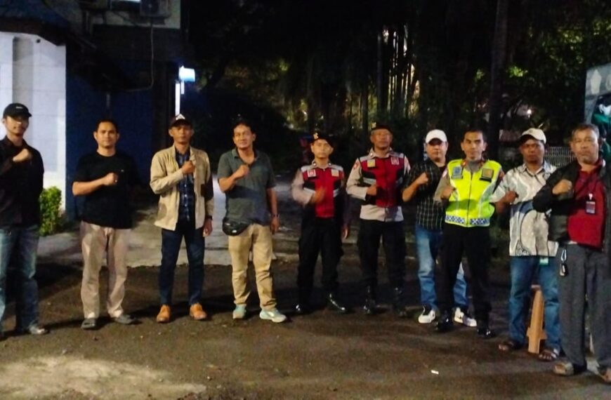 Patroli Polsek Bekasi Barat Berikan Rasa Aman Masyarakat