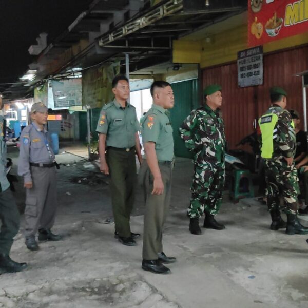 Koramil 01/Kranji Bersama Linmas Gelar Patroli Malam, Jamin&hellip;