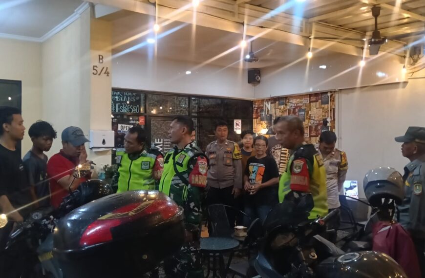 Patroli Bersama Koramil 03/Teluk Pucung dan Linmas, Jamin&hellip;