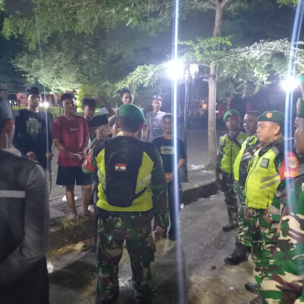 Patroli Malam Babinsa Koramil 04/Jati Asih, Tingkatkan Keamanan&hellip;