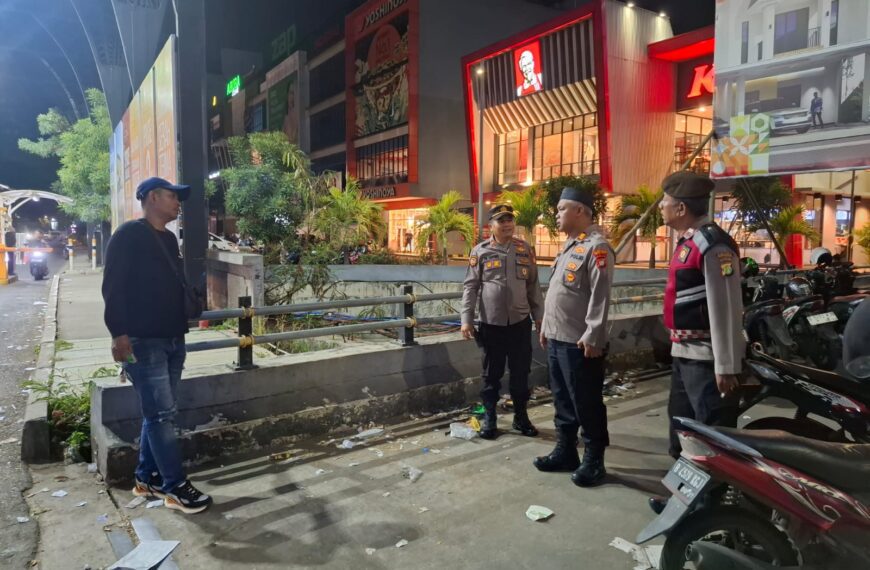 Kapolsek Bekasi Barat Pimpin Patroli Berikan Rasa Aman Masyarakat