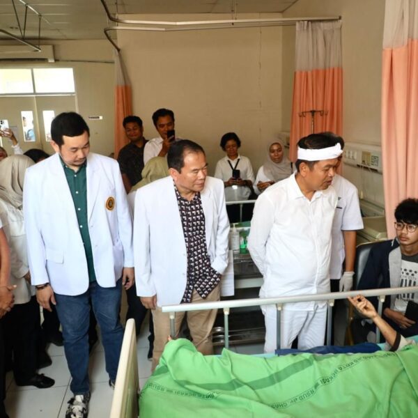 Wali Kota Bekasi Dampingi KDM Jenguk Korban, Pastikan&hellip;