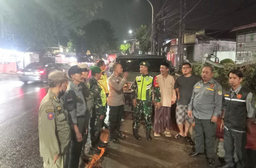 Patroli Sinergitas TNI-Polri dan Linmas, Koramil 05/Bantar Gebang Perkuat Keamanan&hellip;