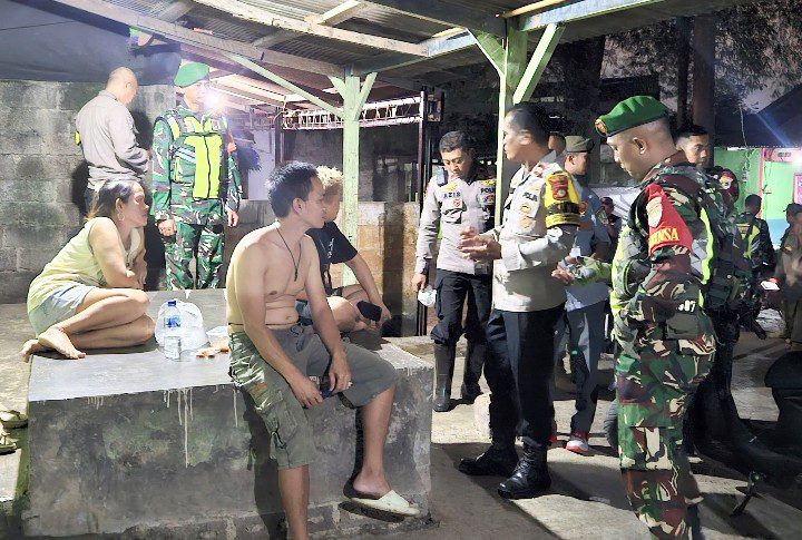 Patroli Gabungan Koramil 02/Pondok Gede Bersama Polri dan Mitra Jaya Intensifkan Keamanan Lingkungan