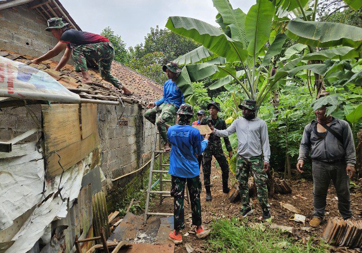 Hari Pertama TMMD Ke-128 Kodim 0507/Bekasi, Satgas Fokus Renovasi RTLH Warga
