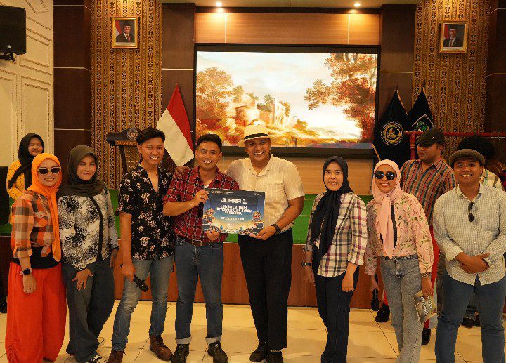 Semarak Kebersamaan di Balik Jeruji: Penyerahan Hadiah Lomba Hari Bakti Pemasyarakatan ke-62 Rutan Surakarta Berlangsung Meriah