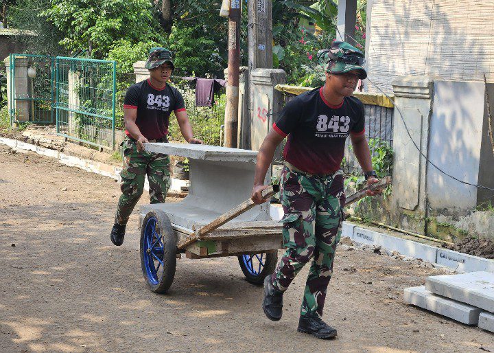 Kerja Keras Satgas TMMD Ke-128 Kodim 0507/Bekasi Buahkan Progres Nyata di Pembangunan Rutilahu dan Drainase ‎