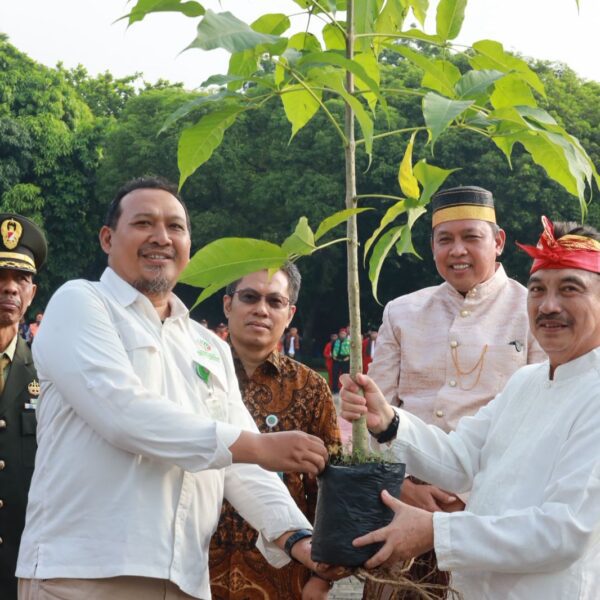 Wali Kota Bekasi Perkuat Penghijauan, Tandatangani Kerja Sama&hellip;