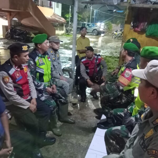 Patroli Malam Intensif, Koramil 05/Bantar Gebang Bersama Polri&hellip;