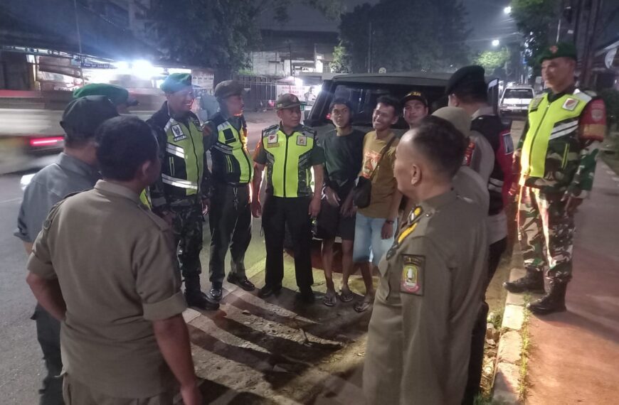 Perkuat Keamanan Wilayah, Babinsa Koramil 05/Bantar Gebang Bersama Satpol PP&hellip;