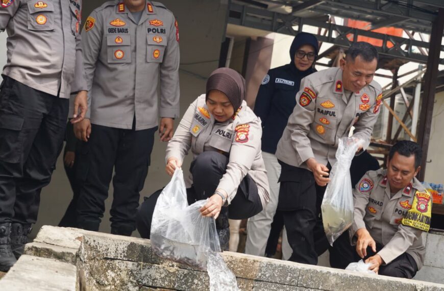 Kapolres Metro Bekasi Tebar 10.000 Benih Lele, Dukung Rantai Pasok&hellip;