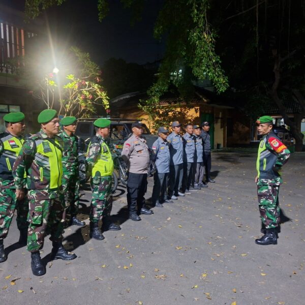 Patroli Gabungan Koramil 03/Teluk Pucung dan Linmas, Perkuat&hellip;