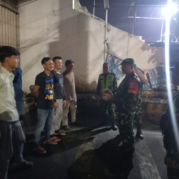 Patroli Malam Koramil 04/Jati Asih, Jalan Kaki dan&hellip;