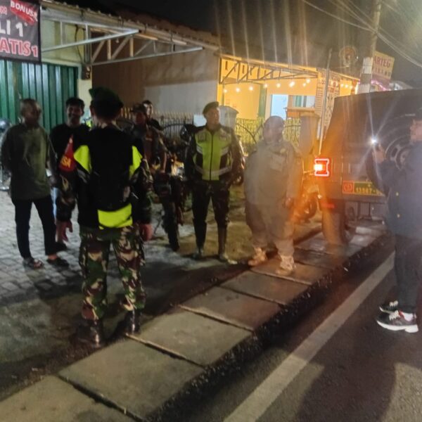 Patroli Sinergi TNI-Polri dan Linmas, Koramil 05/Bantar Gebang…