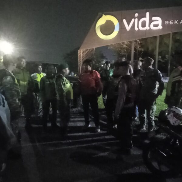 Patroli Malam Humanis Babinsa Koramil 05/Bantar Gebang Jaga…