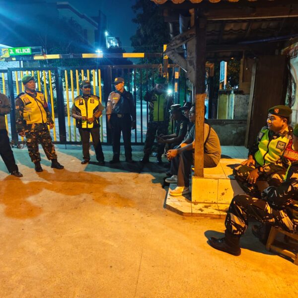 Patroli Antisipasi Gangguan Kamtibmas, Babinsa Koramil 01/Kranji Perketat&hellip;