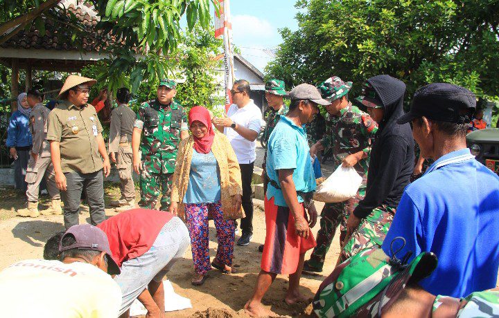 Tawa Bahagia Warga Pecah di Lokasi Sumur Bor&hellip;