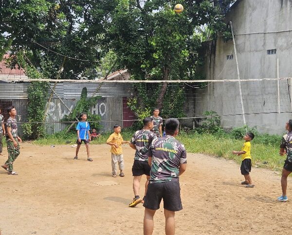 Ceria dan Penuh Keakraban, Satgas TMMD Ke-128 Kodim…
