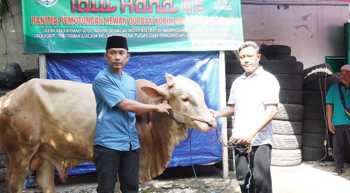 Kodim 0502/JU Salurkan dan Potong Hewan Kurban untuk Warga Jakarta Utara