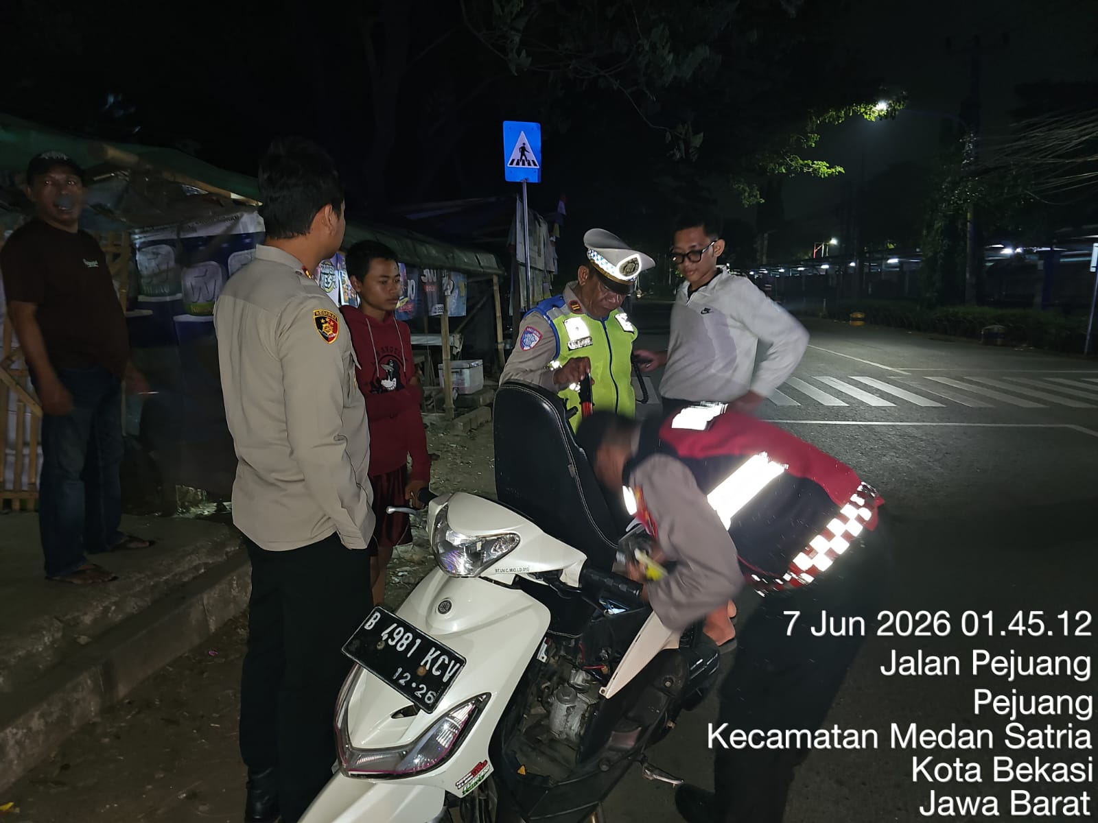 KRYD dan Patroli Mobile Polsek Medansatria Jaga Kondusivitas Malam Minggu