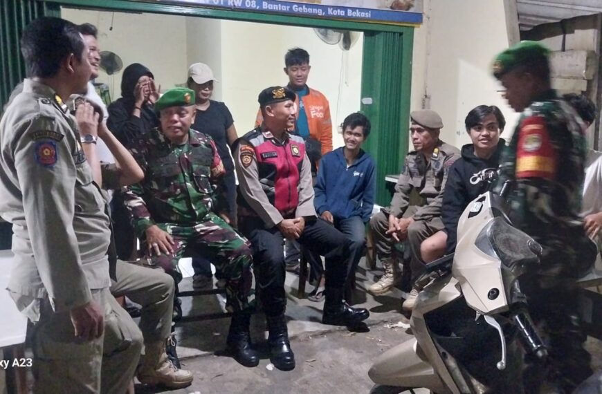 Babinsa Koramil 05/Bantar Gebang Turun Langsung ke Permukiman, Antisipasi Gangguan&hellip;