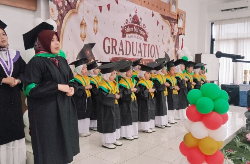 RA Salam Mu’minin Lepas 18 Wisudawan dengan Pentas Prestasi, Tampilkan&hellip;